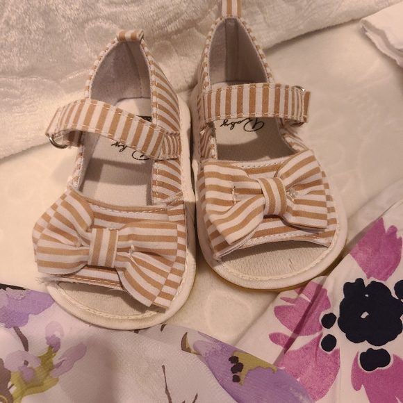 Lot of 3 Dress & Romper - Picture 4 of 4